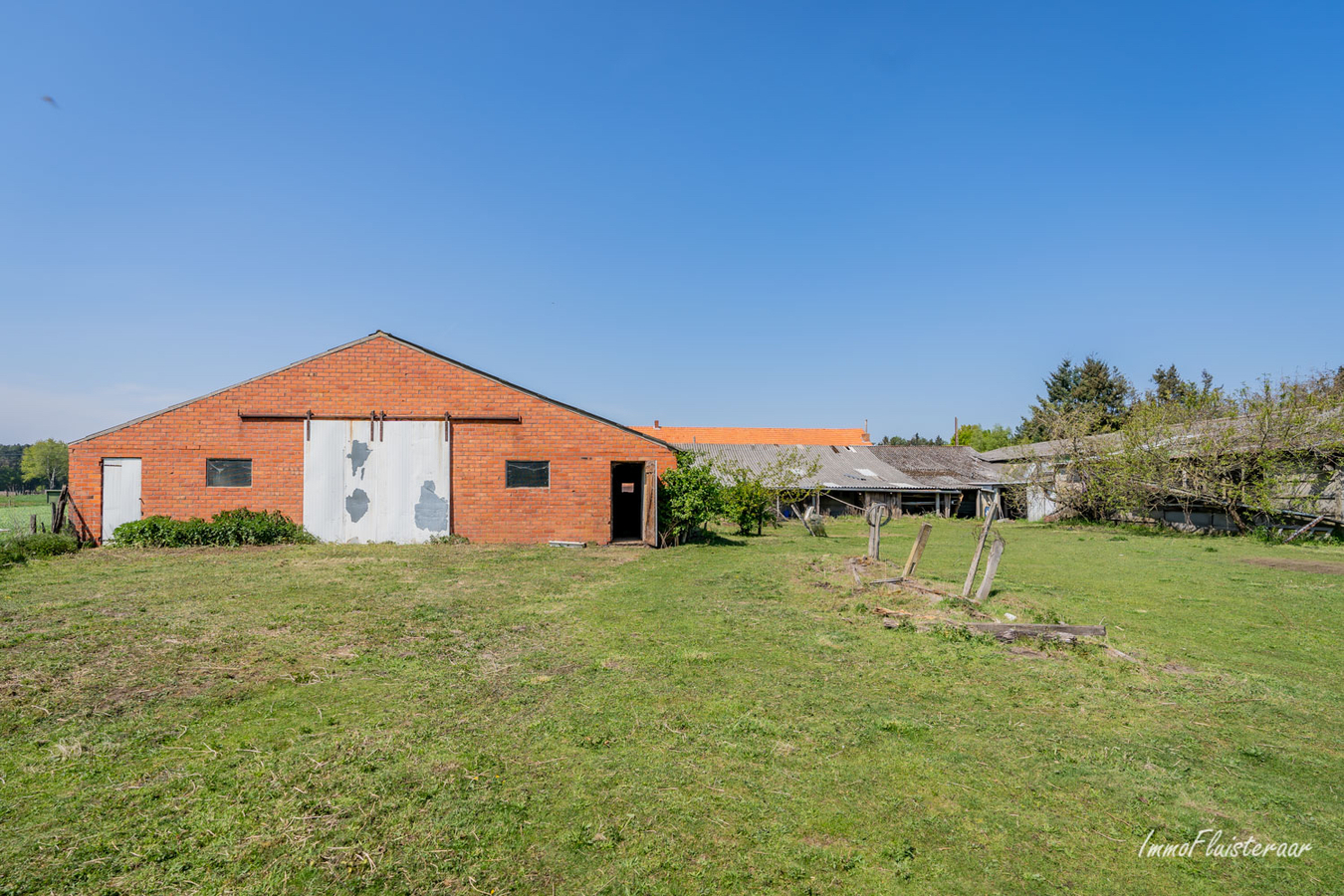 Boerderij met tal van mogelijkheden op ca. 3 Ha te Lille 