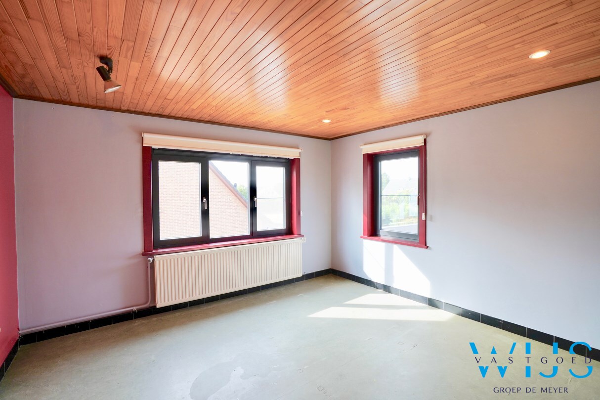 Woning met 2 loodsen  te ERTVELDE ! 