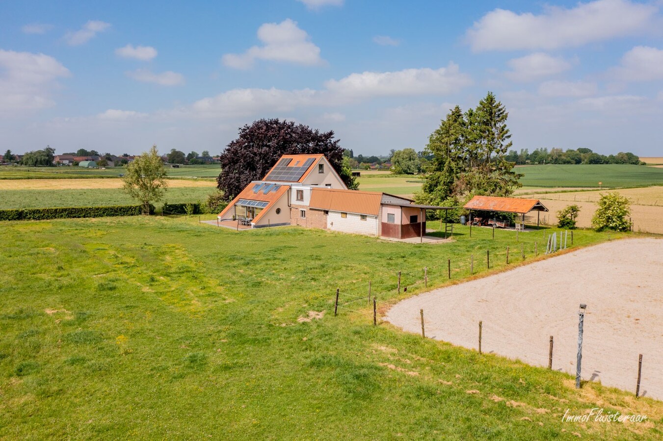 Prachtige woning met paardenaccommodatie op ca. 48a te Landen 