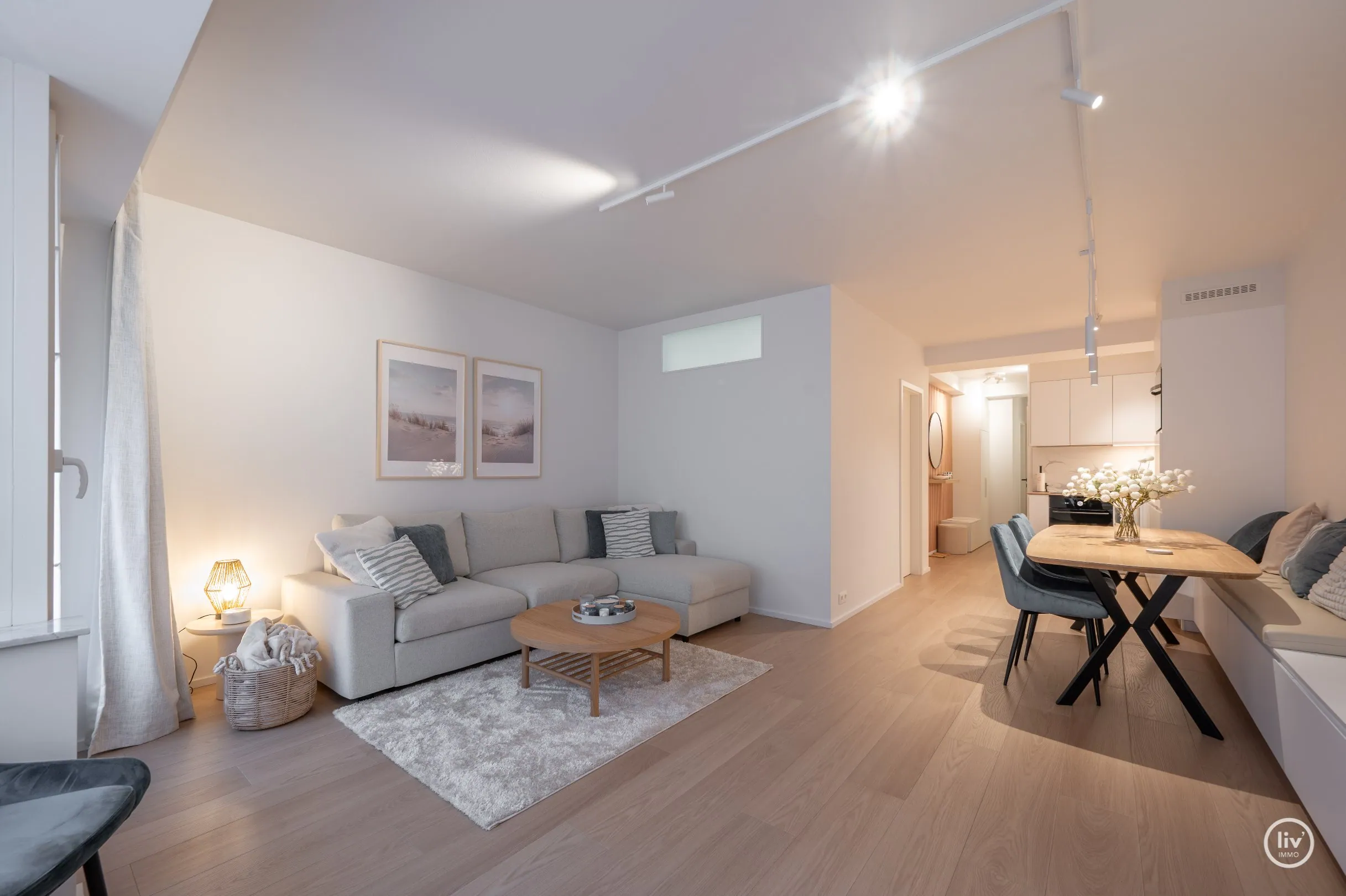 Prachtig gerenoveerd appartement in het hart van Knokke gelegen in de Zoutelaan te Knokke.