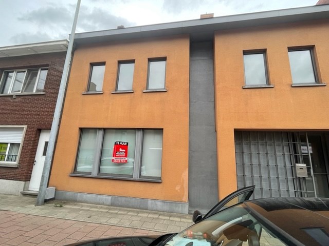 Polyvalente ruimte/ opslagruimte te huur in Geel! 