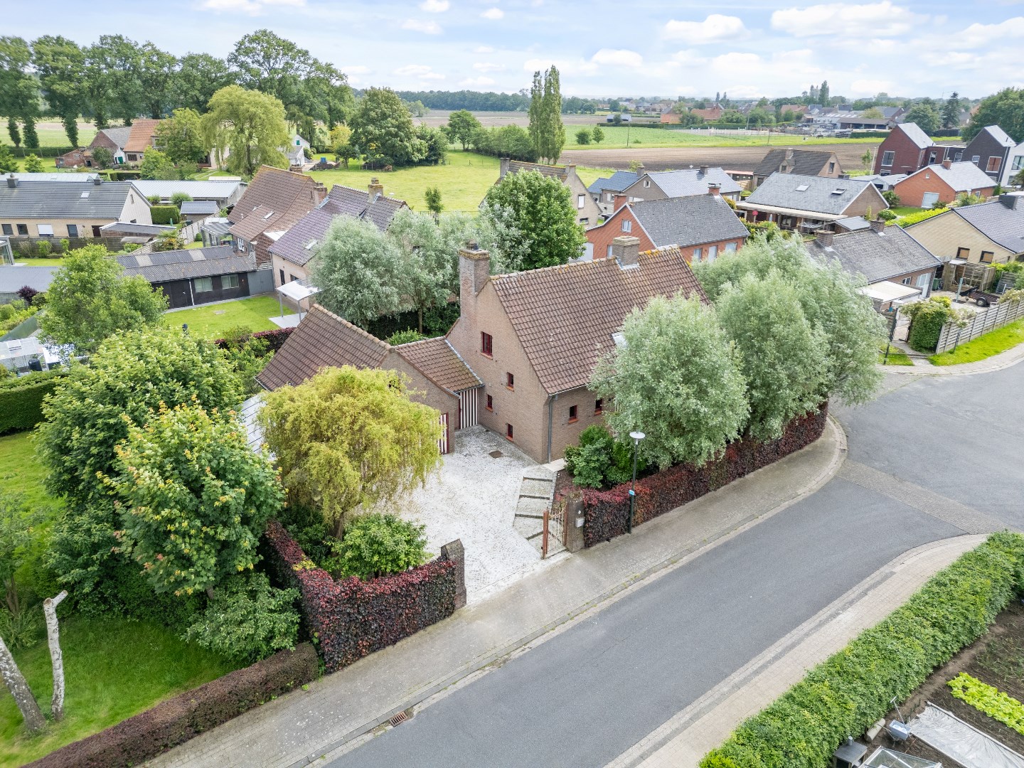 Stijlvolle  villa op mooi hoekperceel (751 m&#178;), Torhout 