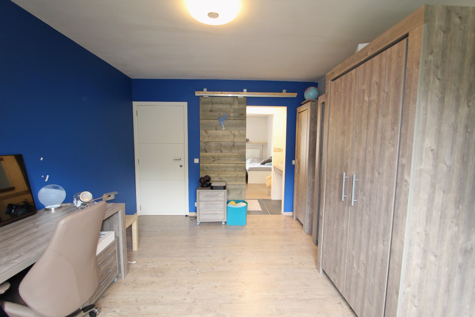 RECENTE WONING MET 5 SLAAPKAMERS EN GROTE TUIN 