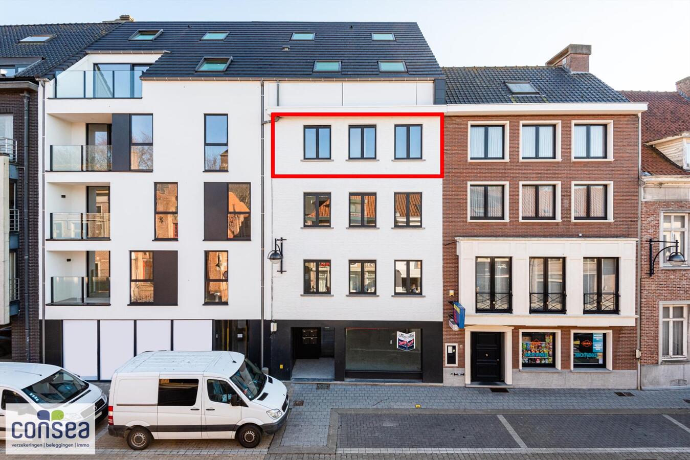 Lichtrijk appartement in het centrum van Maldegem met zicht op de kerk en overdekt terras van 15m&#178; 