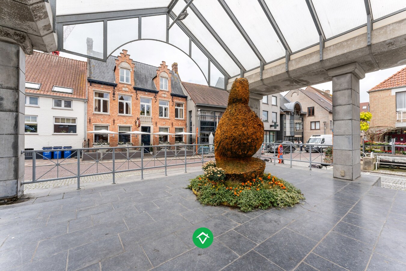 Restaurant met feestzaal en woonst in het centrum van Koekelare 