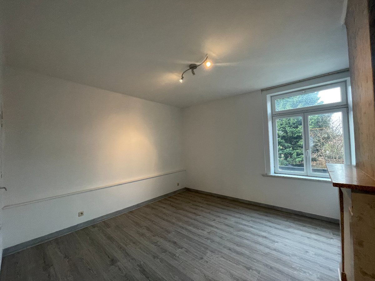 Gerenoveerde rijwoning met 2 slaapkamers te Roeselare 