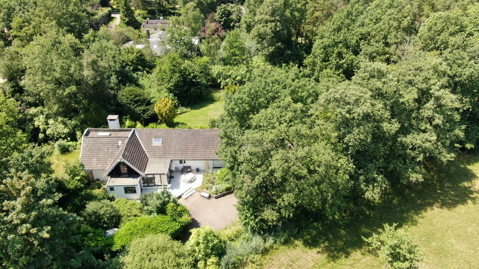 Te verkavelen grond van 6.140 m&#178; met 64,20 meter langsheen de straat te Zoersel 