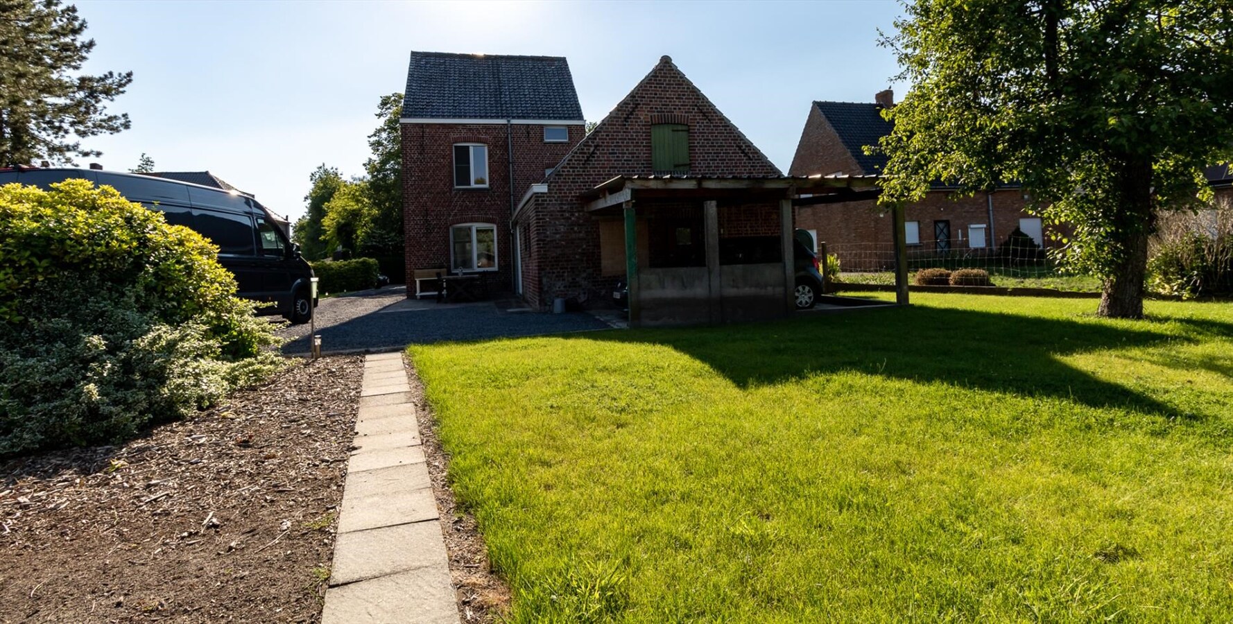 Woning met 3 slaapkamers en diepe tuin te Koekelare 