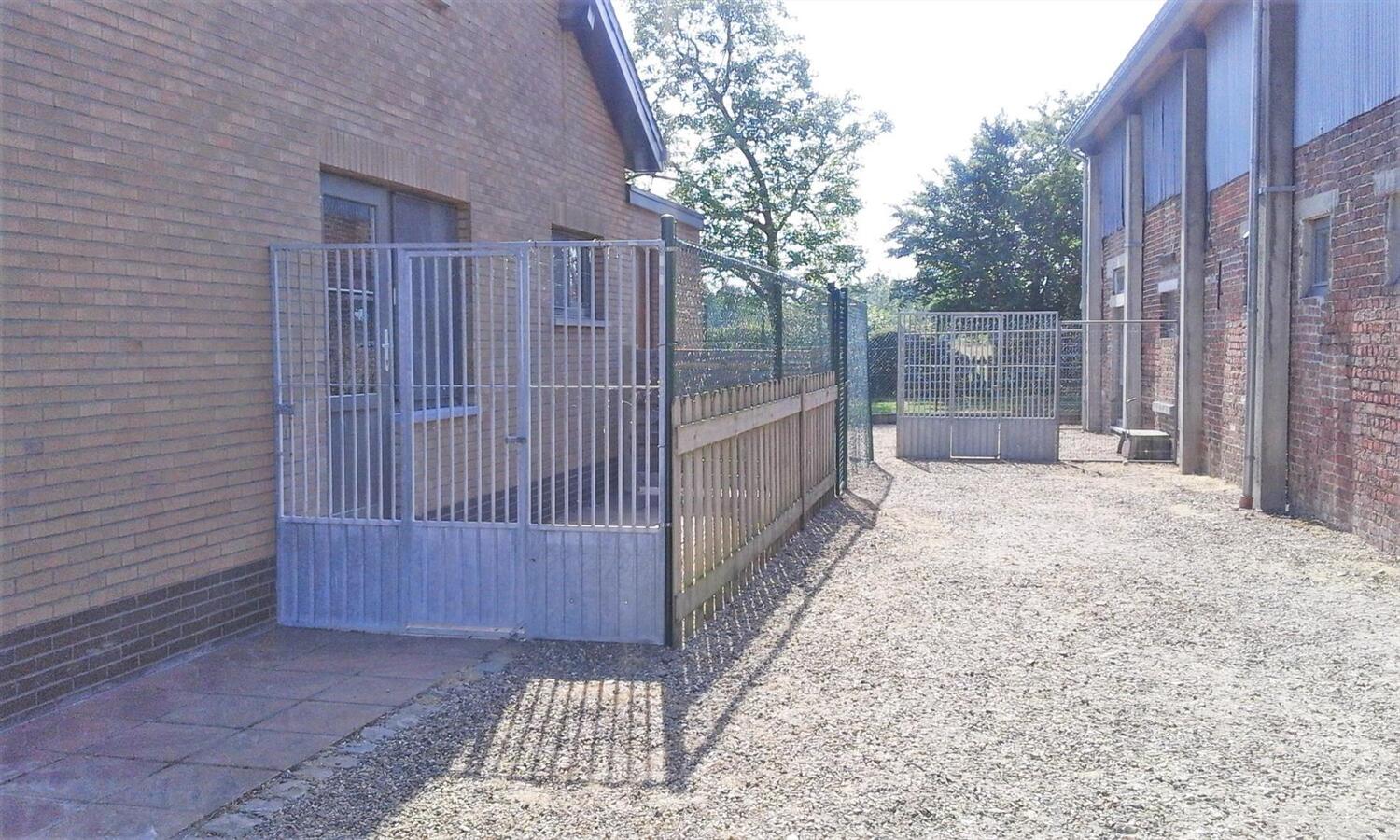 OPTIE - Woning met ruim landhuis en weiland op ca. 2,3ha te Kortenaken (Vlaams-Brabant) 