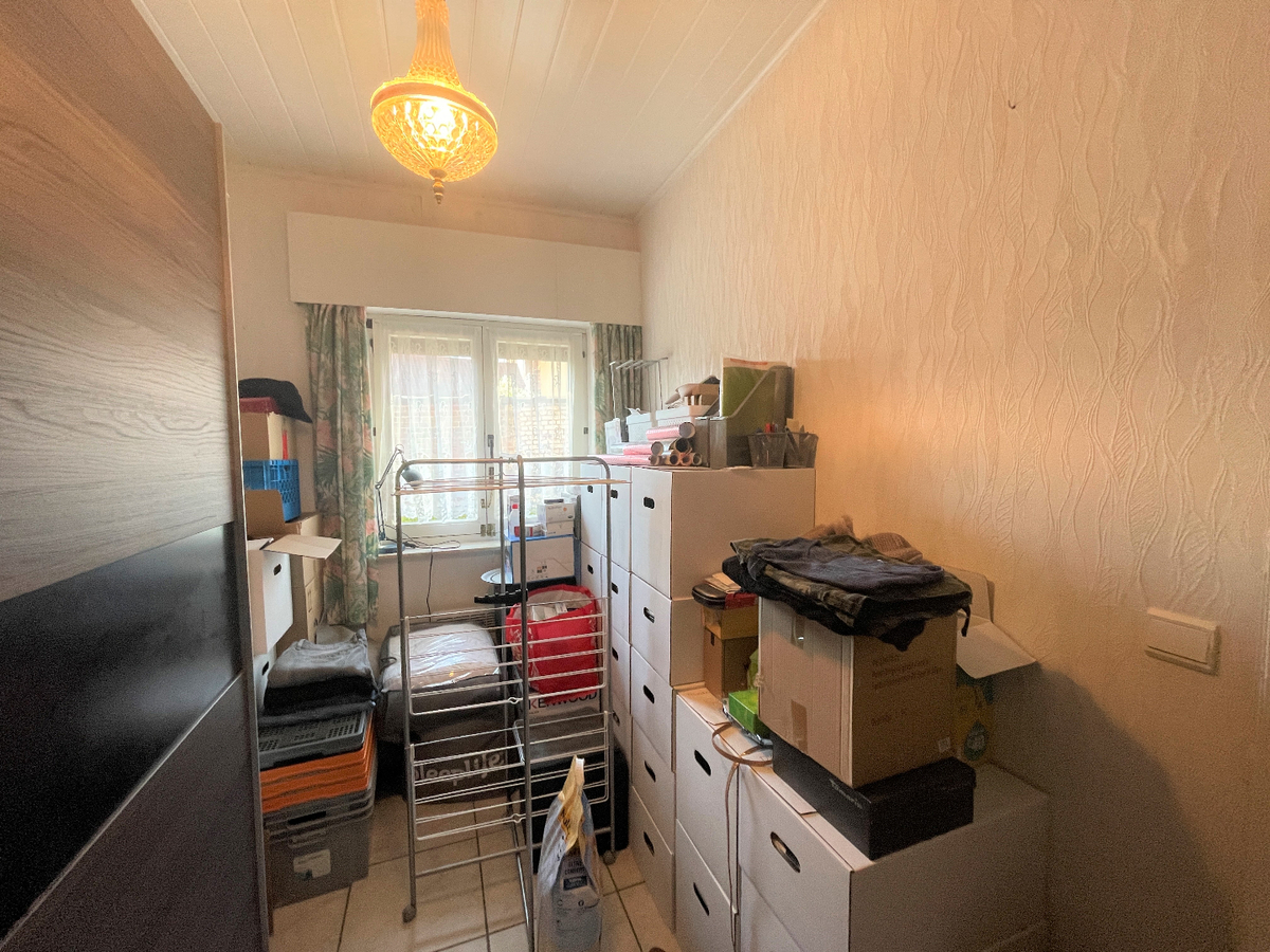Gelijkvloers appartement met 2 slaapkamers en garage te centrum Roeselare 