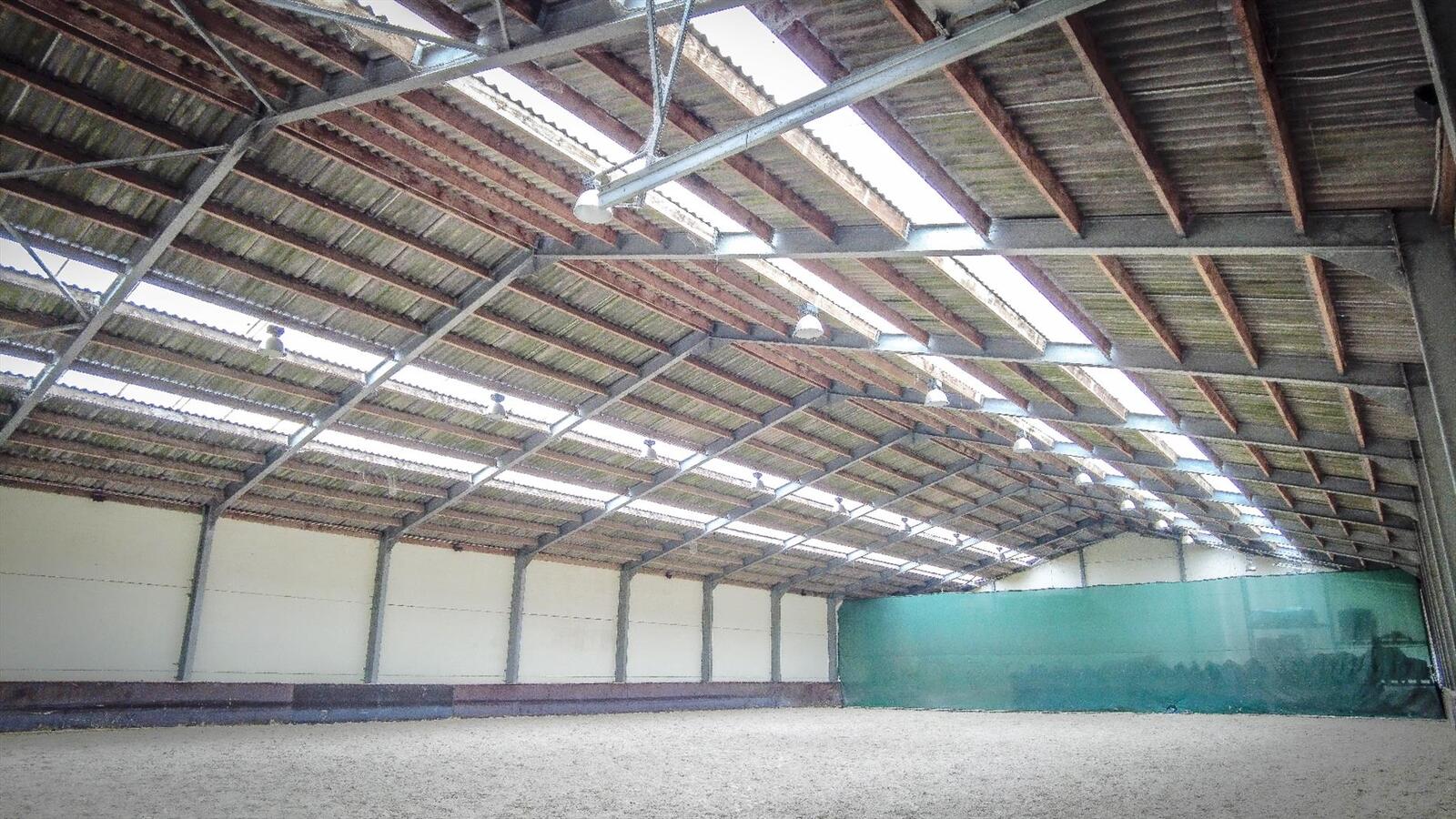 Exclusive professional equestrian center on more than 16ha at Rebecq (Walloon Brabant; Brussels; Belgium) 