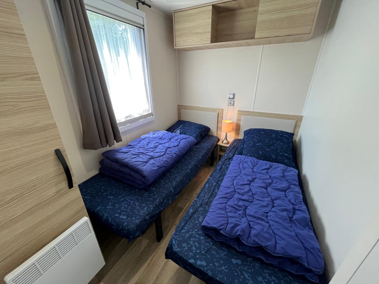 Zeer net, vrijwel nieuw vakantie-chalet (nr. JD12) aan de rand het Vakantiepark In de Bongerd te Oostkapelle, op loopafstand van het gezellige centrum van het dorp en natuurgebied de Manteling met aan 