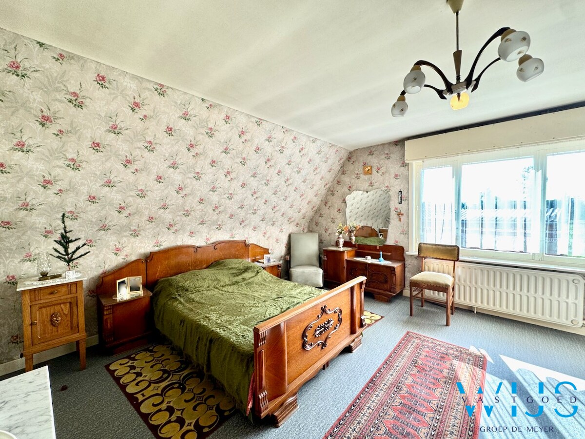Woonhuis op een perceel van 3.848 m&#178; te Sleidinge ! 