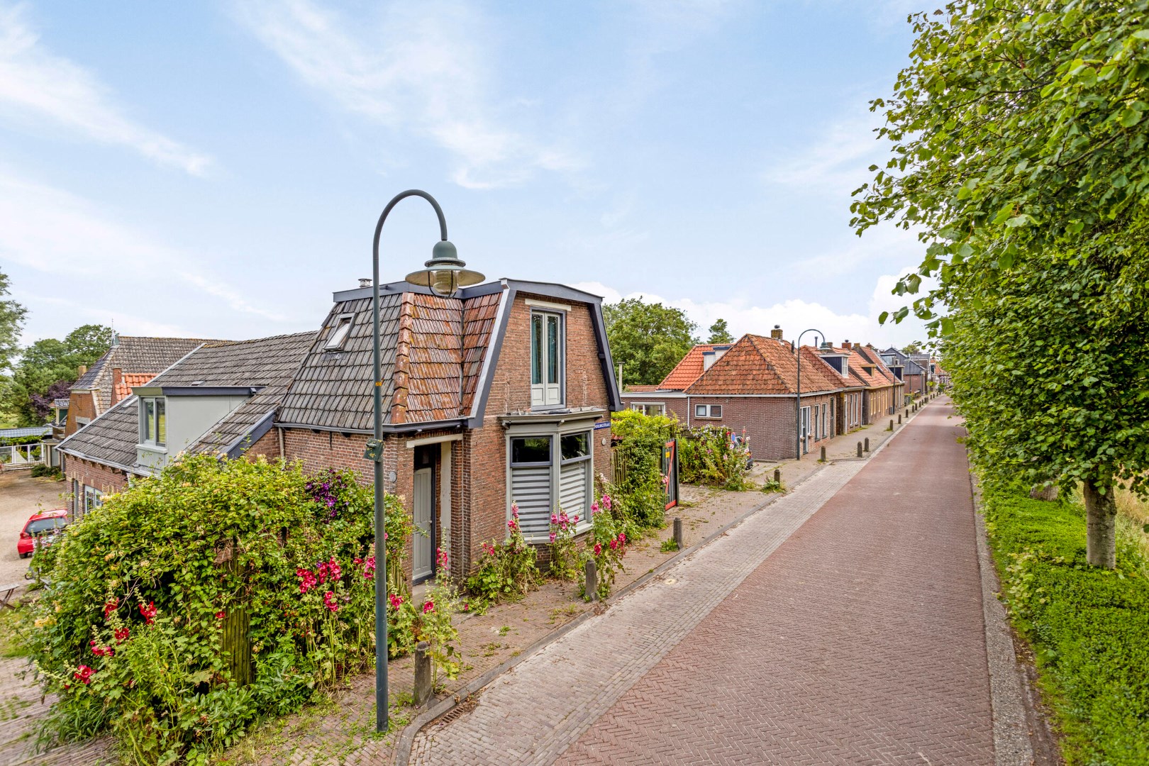 Charmante woning aan de rand van het pittoreske dorp Oudebildtzijl 