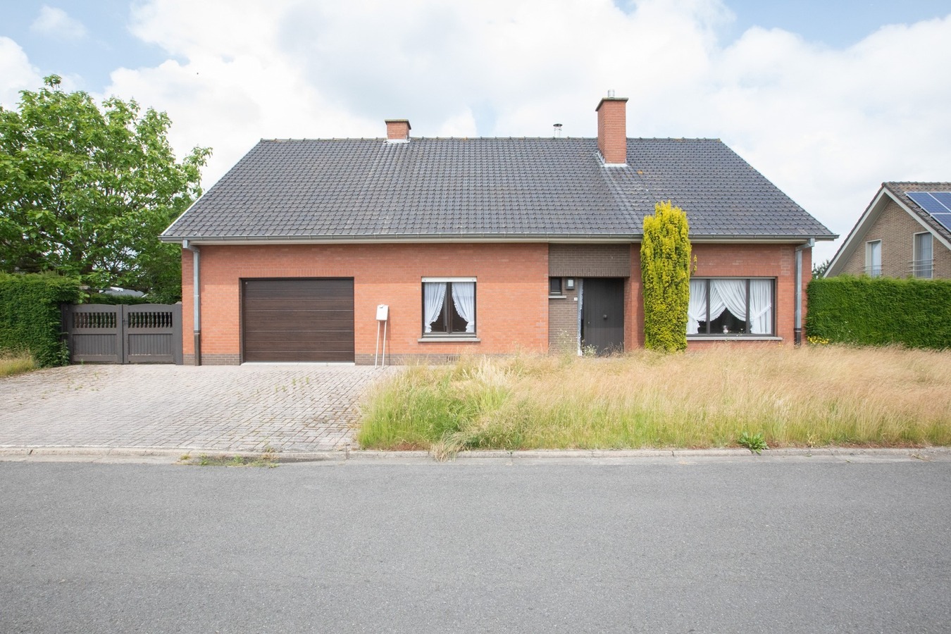 Ruime woning met 4 slaapkamers en garage te Ieper 