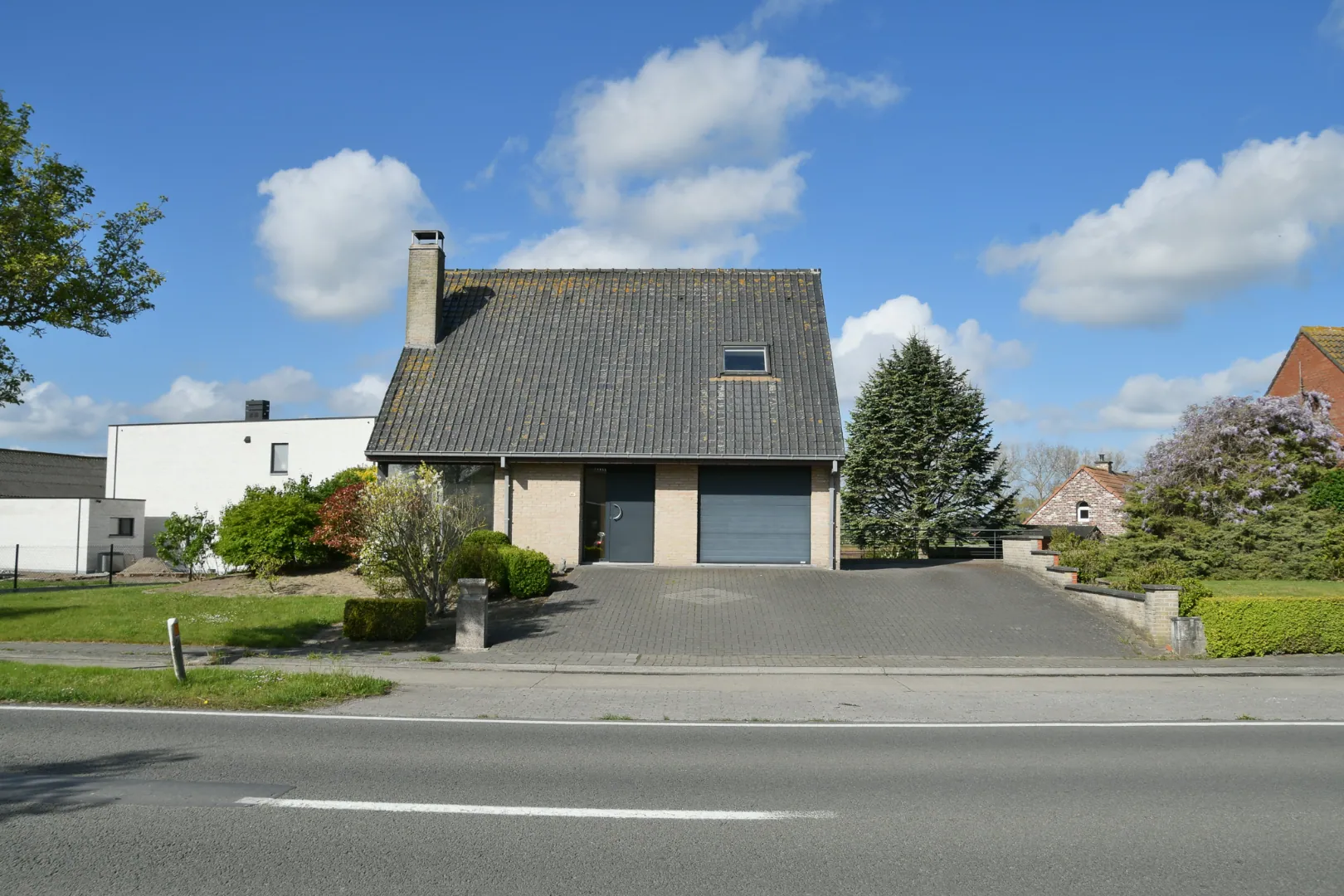 Alleenstaande woning op 806 m² nabij het centrum Westkerke met 3 slaapkamers