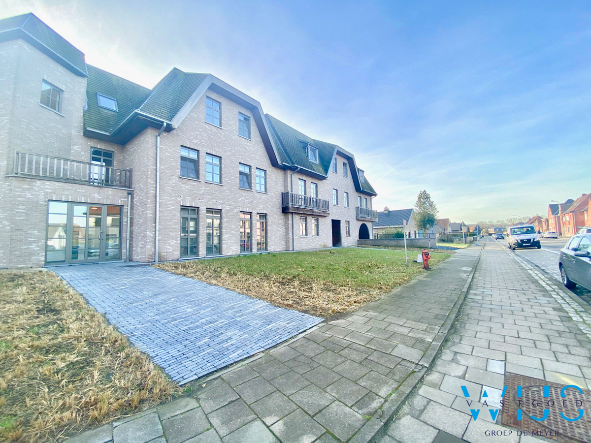 Instapklaar &#233;&#233;nslaapkamer appartement MET staanplaats te Evergem/Rieme ! 