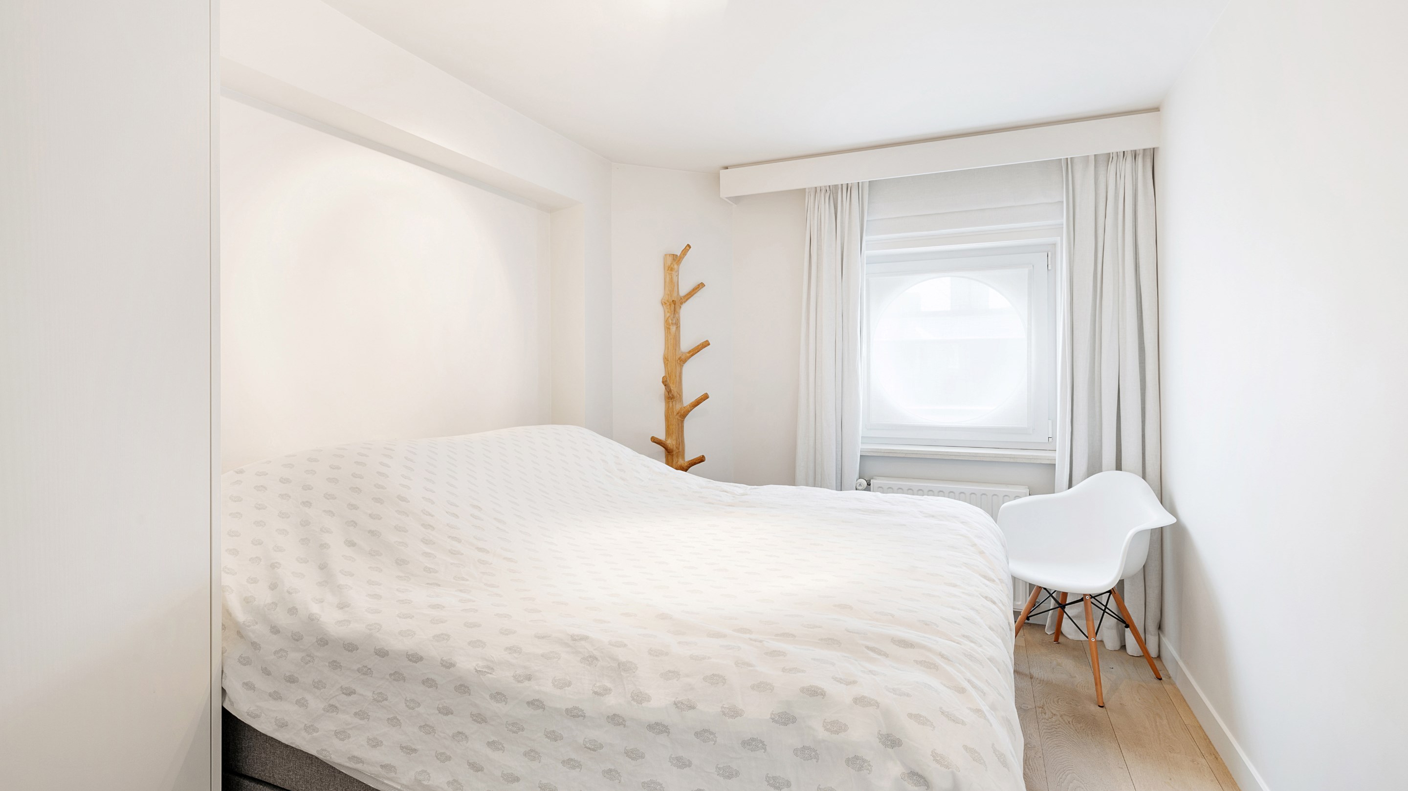 Instapklaar &amp; tevens gemeubeld 1-slaapkamerappartement is gelegen 150m wandelafstand van de Zeedijk-Albertstrand. 