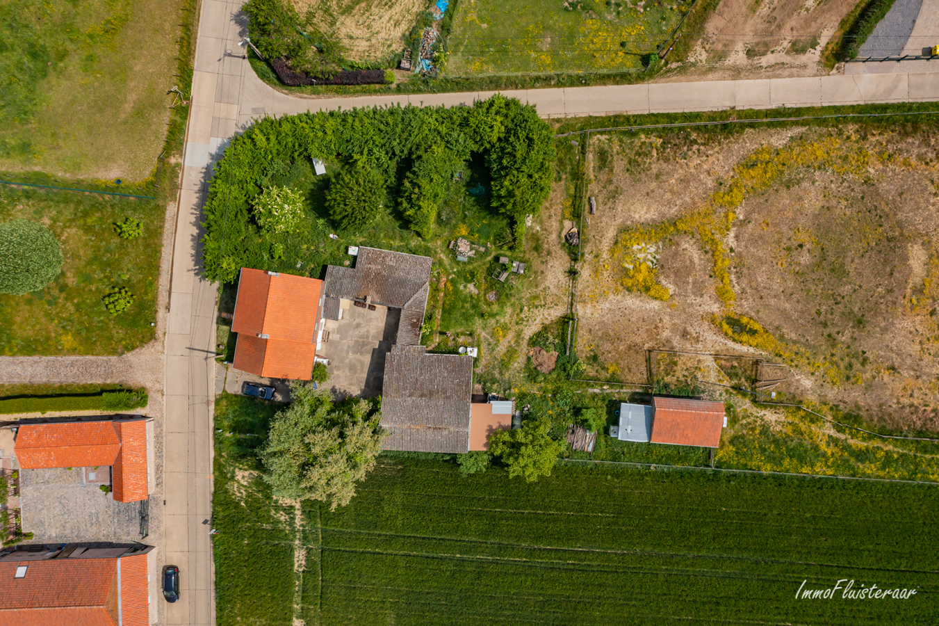 Te renoveren woning met aanhorigheden en weiland op ca. 80a te Kortenaken (Vlaams-Brabant) 