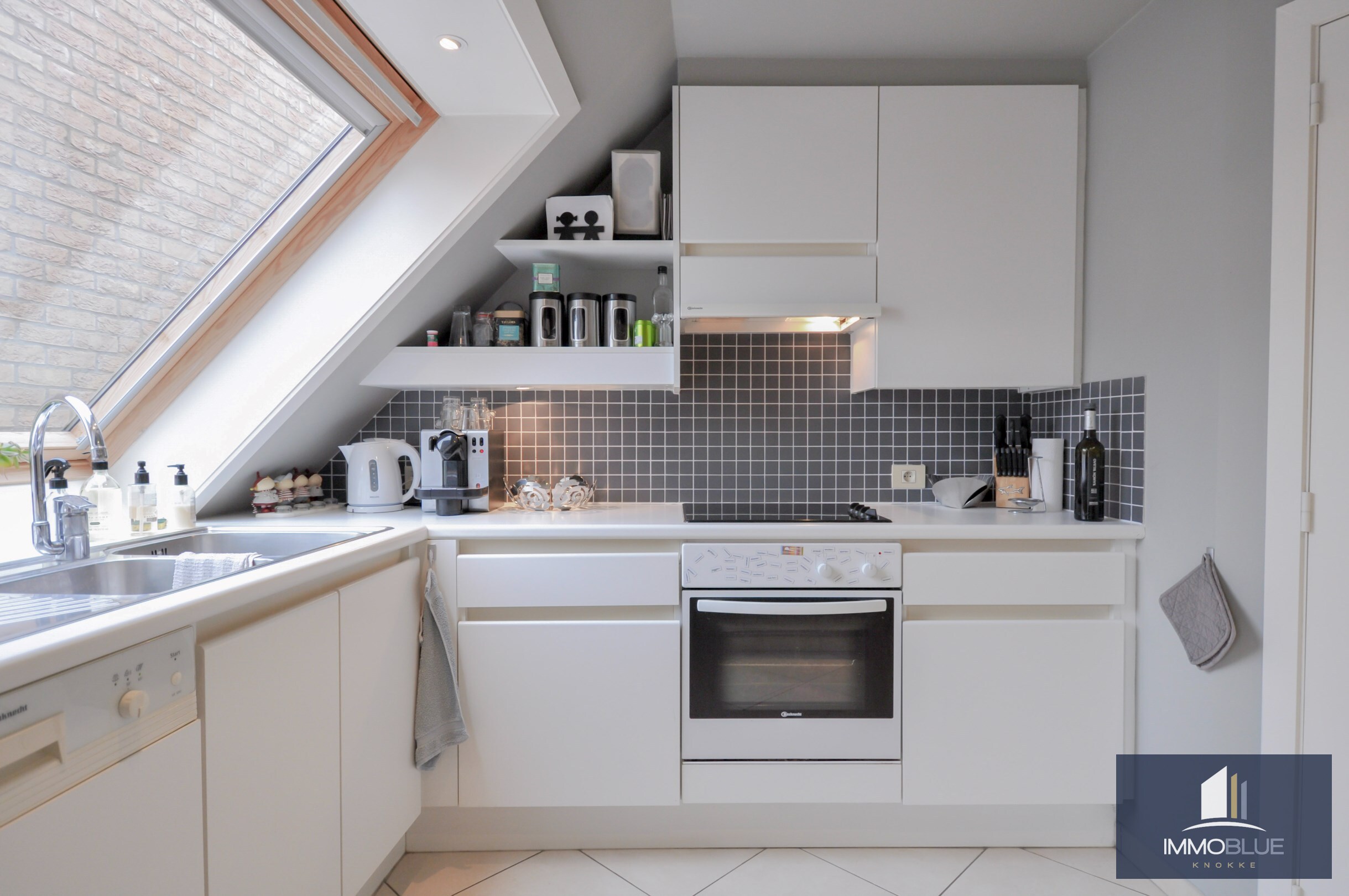 Appartement duplex avec terrasses ensoleill&#233;es, situ&#233; &#224; deux pas de la mer et de la place Rubens. 