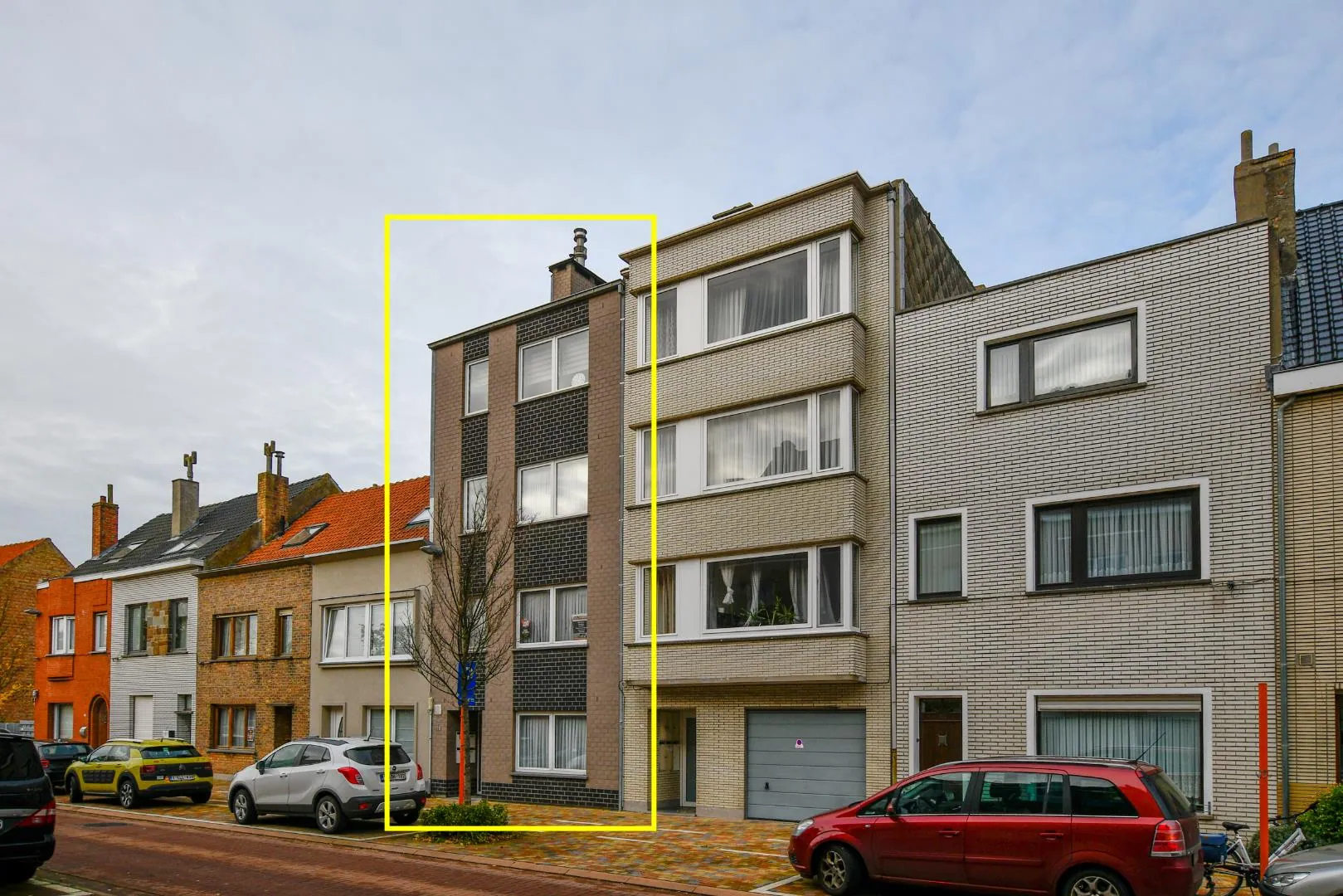 Opbrengsteigendom te Oostende, bestaande uit 4 appartementen. Stabiel verhuurd.