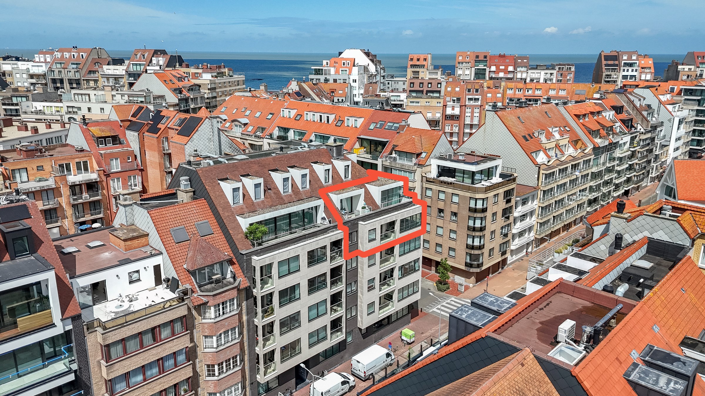 Luxueus duplex-hoekappartement, voorzien van alle comfort, nabij het Rubensplein (Mogelijkheid tot aankoop van een inpandige garage-staanplaats) 