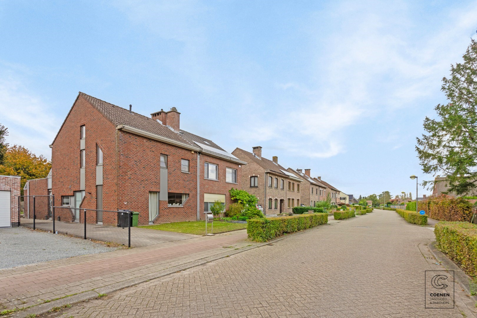 Ruime en instapklare woning met  4 slpk&#39;s en een bew opp van 214 m&#178; te Wommelgem! 