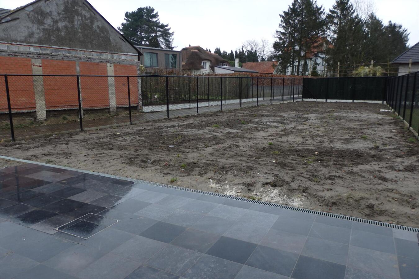 - VERHUURD - Nieuwbouw woning met grote tuin en ruime parkeergelegenheid te Zomergem! 