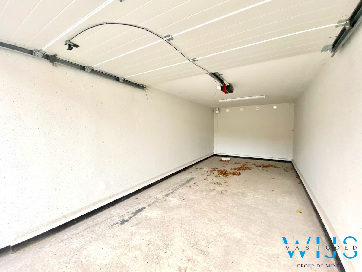 Bovengrondse garagebox te centrum Ertvelde ! 