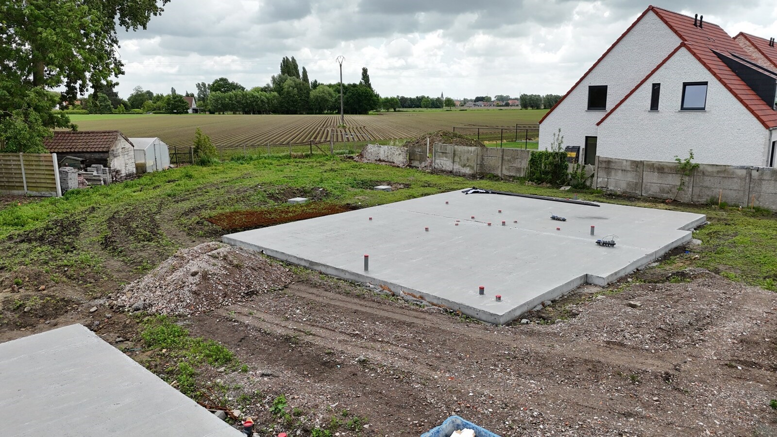 Nieuwbouwwoning met 4 slaapkamers en tuin te Koekelare 