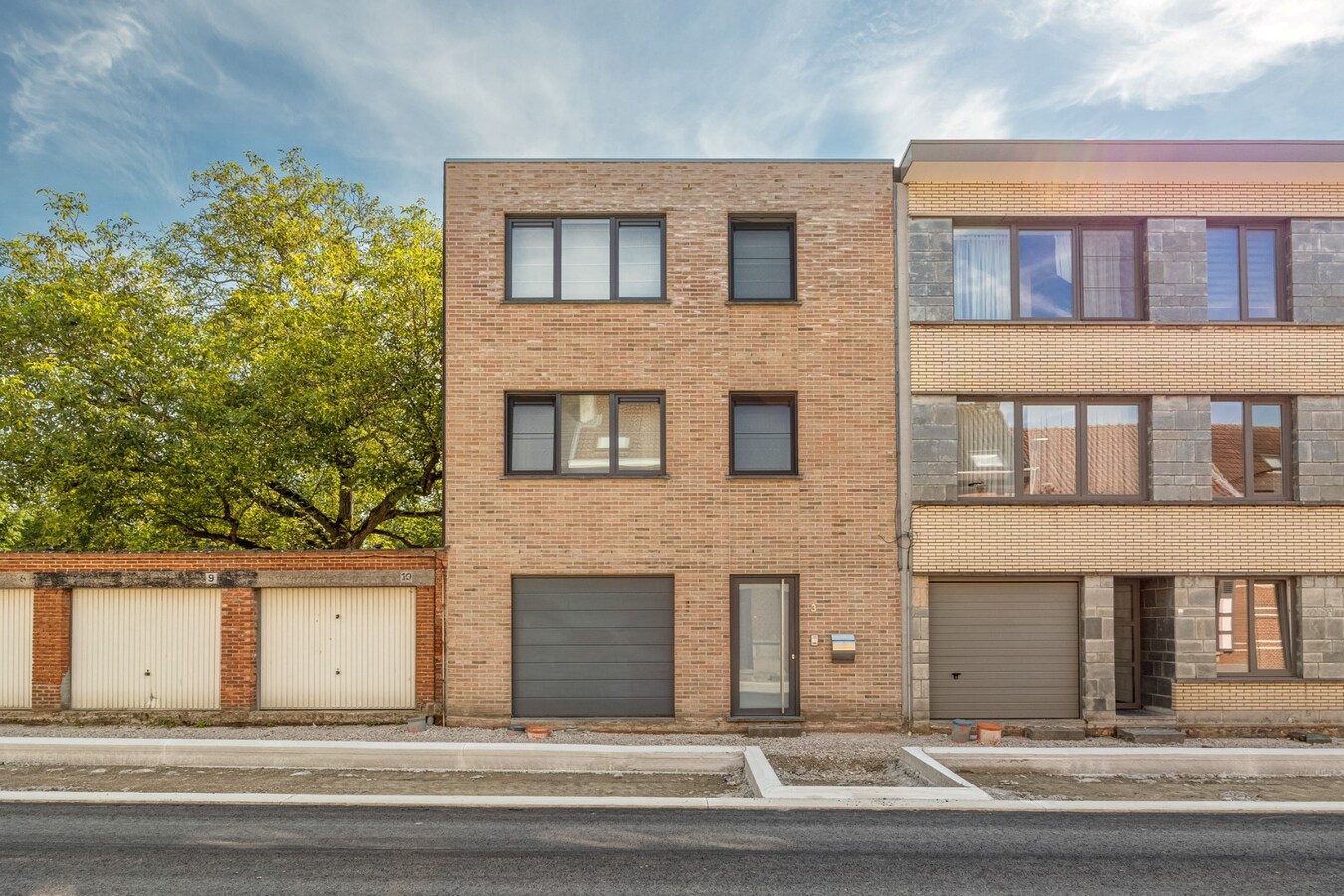 Prachtige energiezuinige woning met 4 slaapkamers + 2 badkamers te Wijnegem 