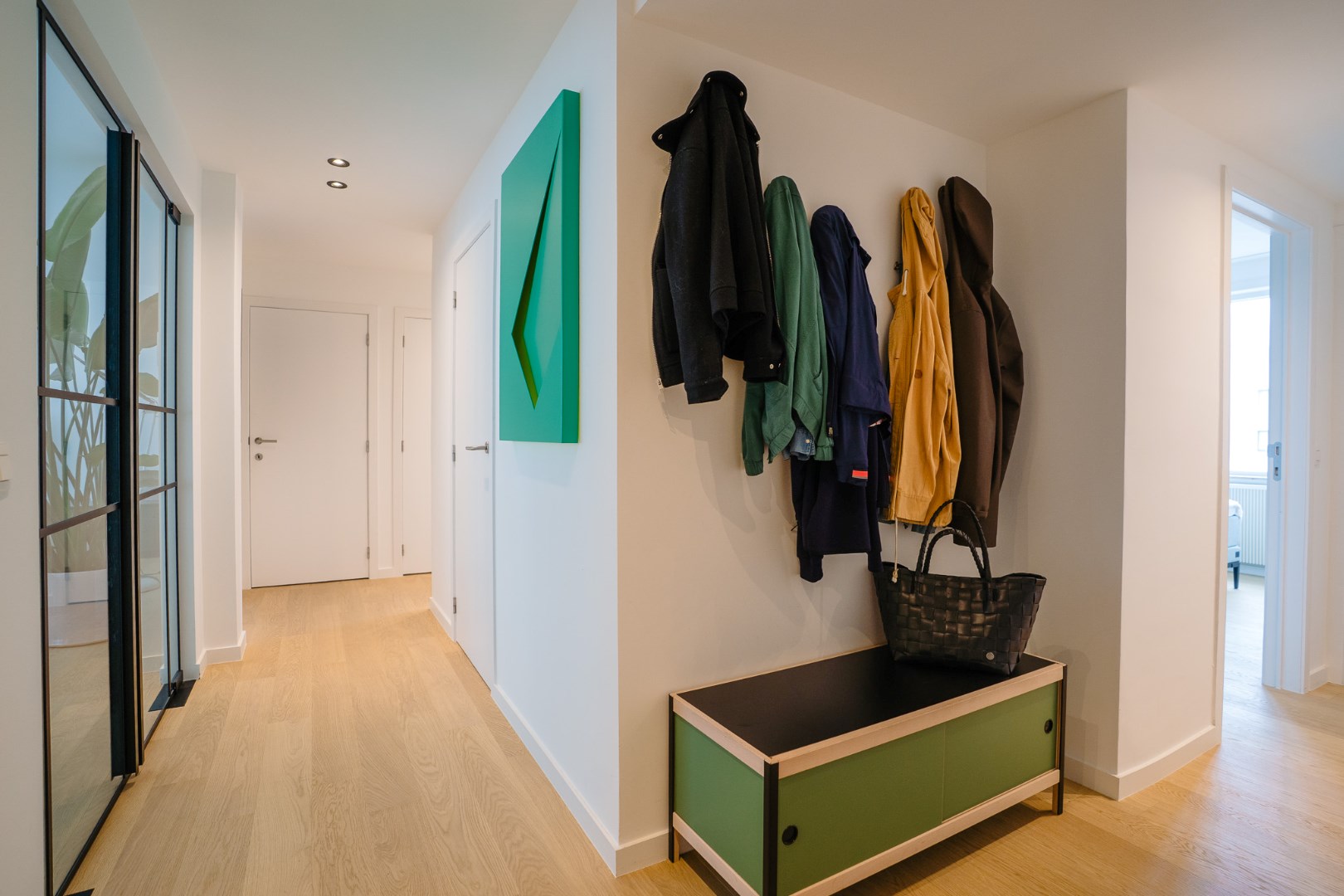 SCHITTEREND VERNIEUWD 3 SLPK APP MET TERRAS OP CENTRALE LIGGING 