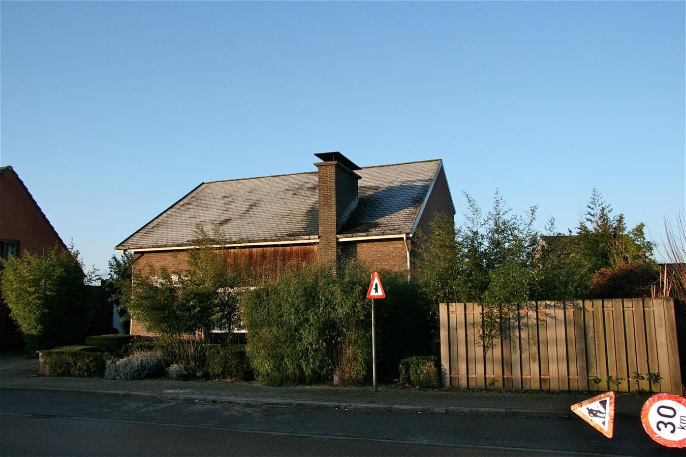 - VERKOCHT - Eigentijds vernieuwde OB met 3 slaapkamers en garage! 