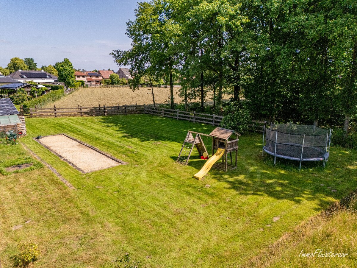 Villa met zwembad op ca. 2.155 m2 te Nijlen (Mogelijkheid tot aankoop aanpalende weide van ca. 5.251 m2, ideaal voor het houden van dieren) 