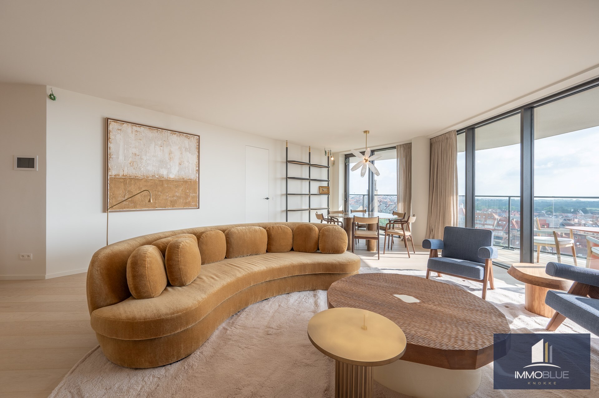 Luxueus appartement met zeer ruim terras gelegen in de exclusieve residentie The Tower. 
