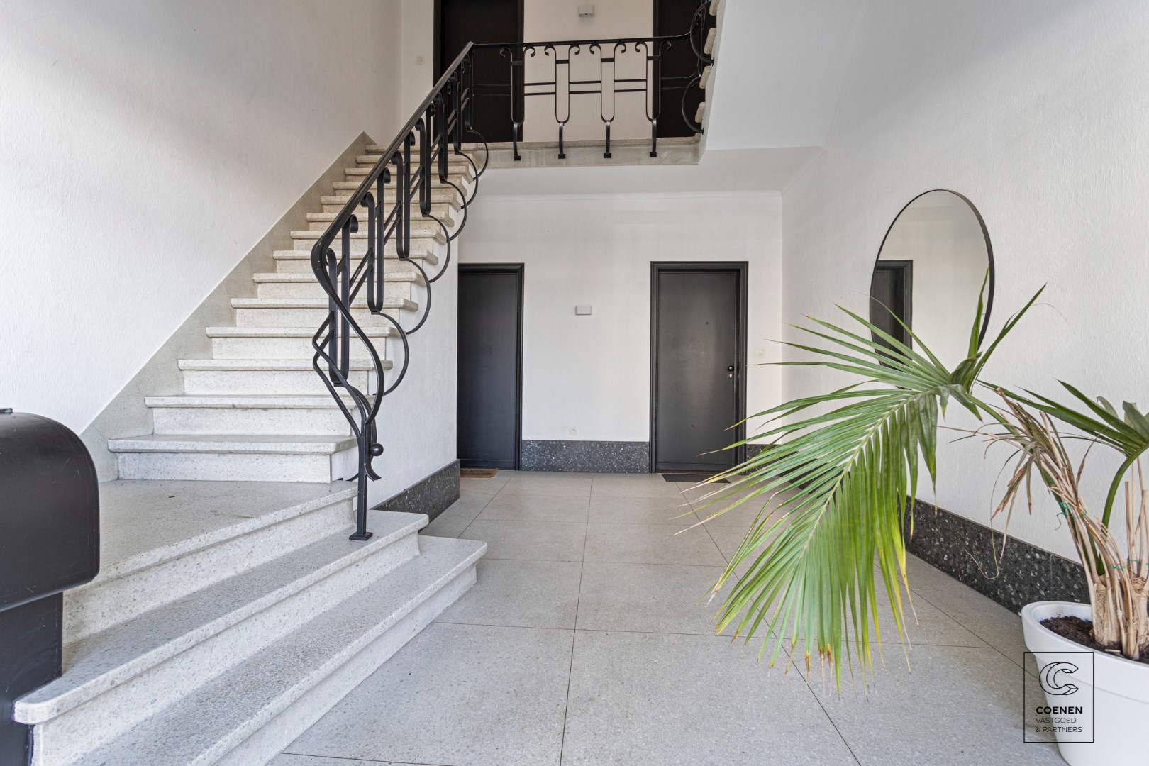 Prachtig gerenoveerd appartement met 2 slaapkamers, terras en bew. opp. van 80m2! 