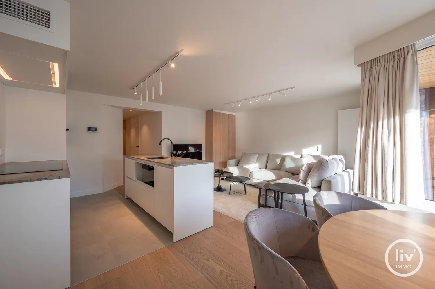 Appartement magnifiquement rénové avec 3 chambres à coucher et vue dégagée situé sur le Zoutelaan à Knokke.