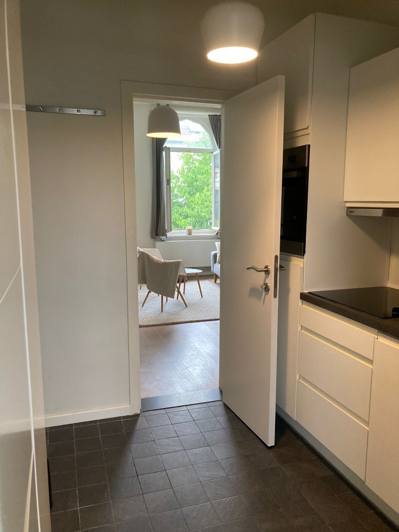 Prachtige instapklare studio van 50 m&#178; op een zeer gunstige ligging te Nationalestraat! 