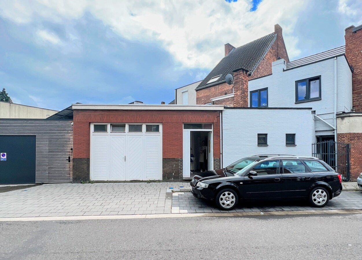 Handelspand met appartement op toplocatie vlakbij centrum Hasselt 