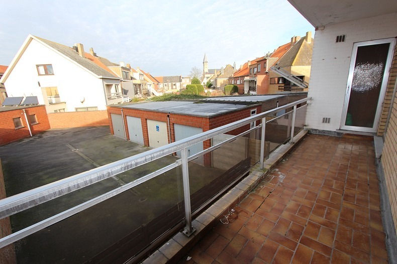 Appartement met 2 slaapkamers en garage te Bredene 