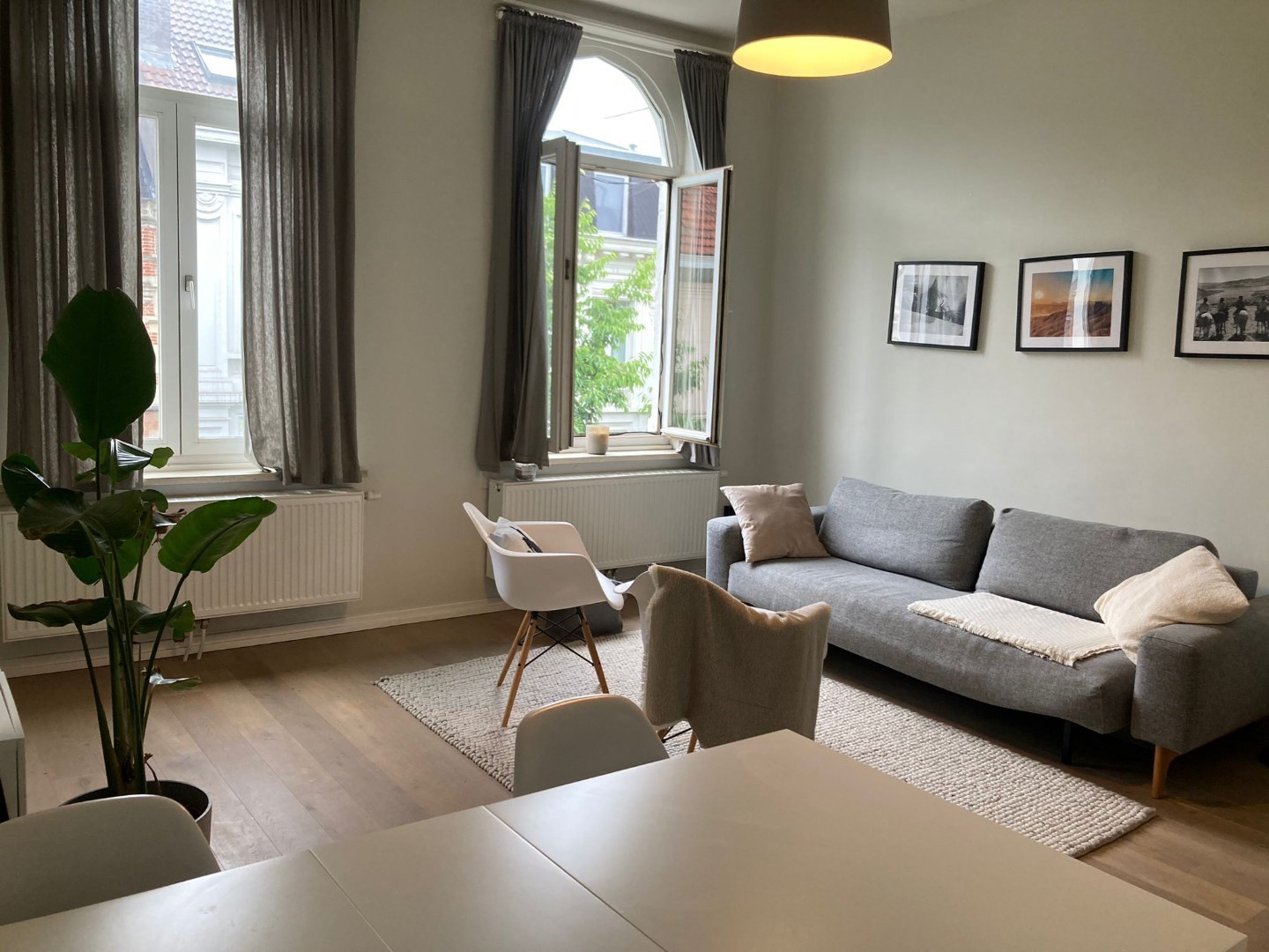 Prachtige instapklare studio van 50 m&#178; op een zeer gunstige ligging te Nationalestraat! 
