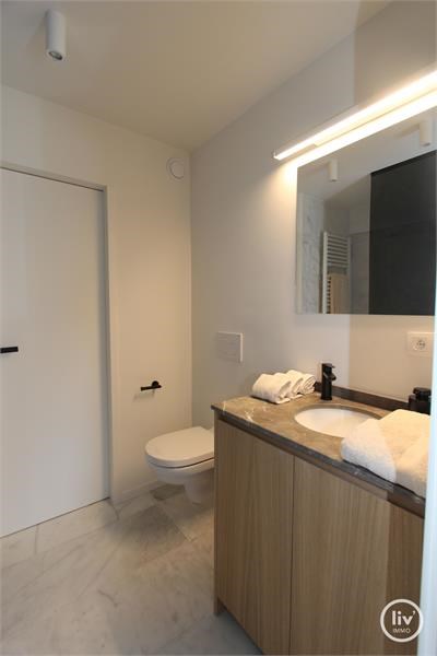 Top gerenoveerd appartement nabij de Lippenslaan en Zeedijk gelegen. Gevelbreedte van 7m! 