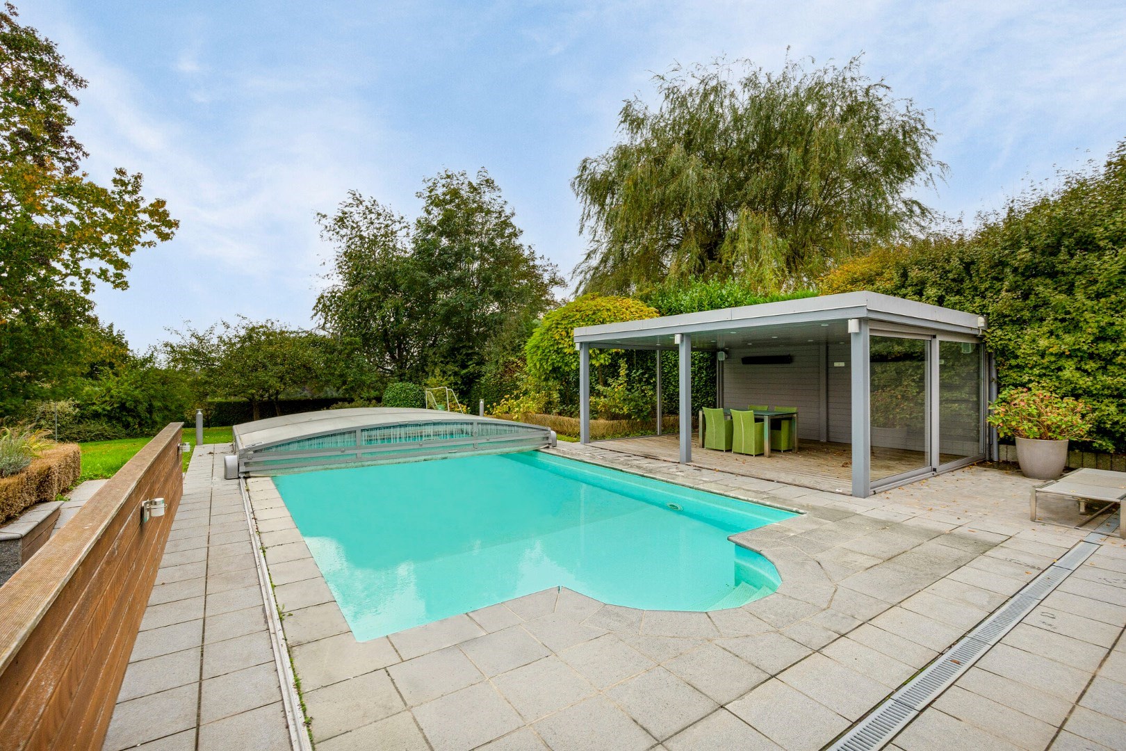 Instapklare, luxueuze villa op +- 15a met 3 slpk en zwembad 