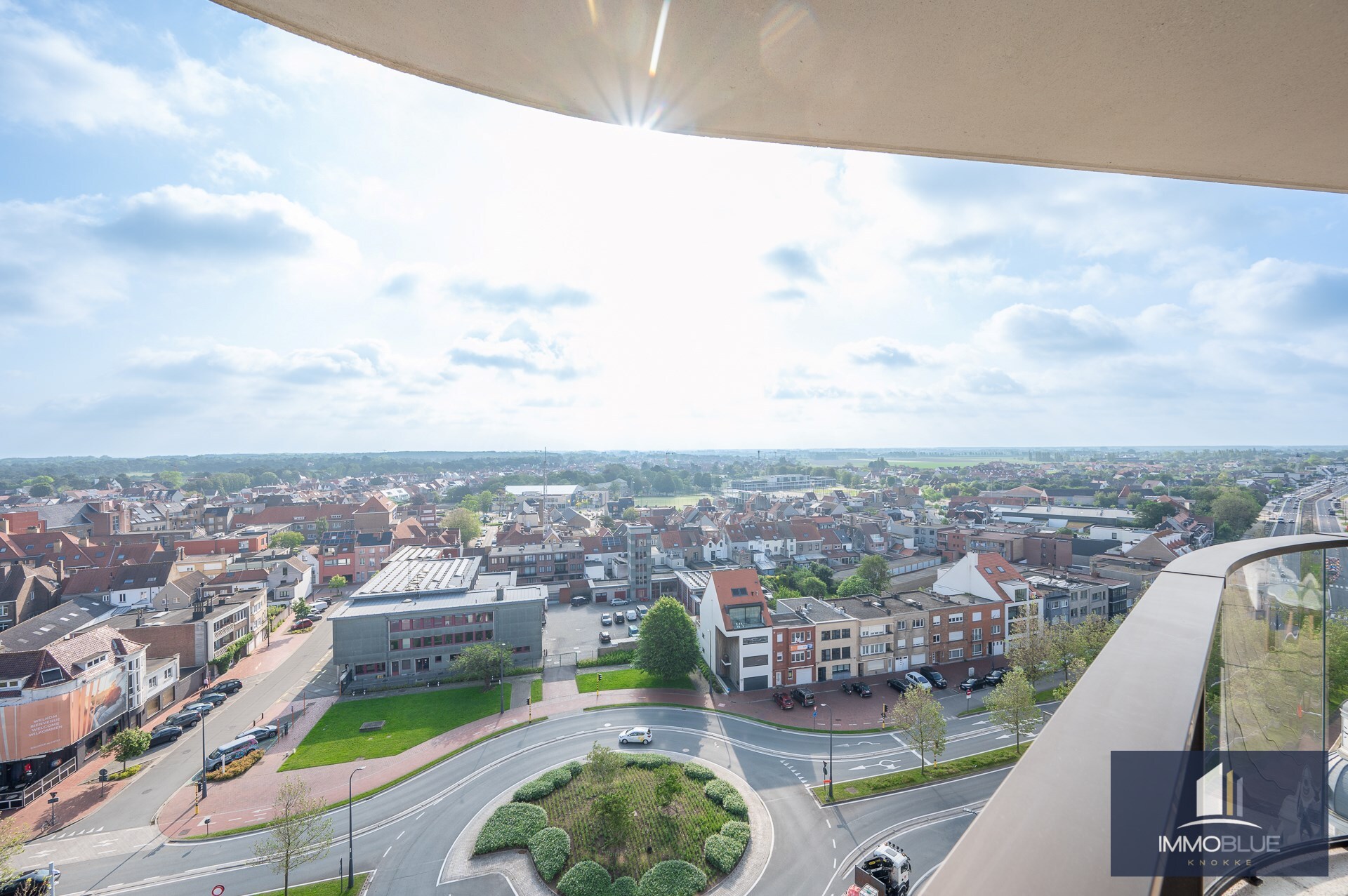 Luxueus appartement met een zeer ruim terras gelegen in de exclusieve residentie The Tower. 