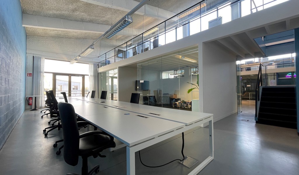Gerenoveerde loftkantoren te huur in Hangar 26 in Antwerpen