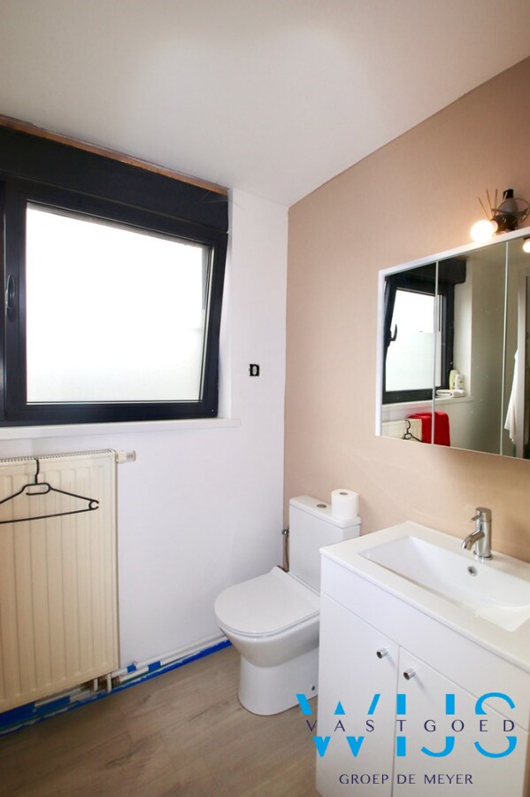 Woonhuis met 6 slaapkamers op TOPlocatie te EVERGEM ! 
