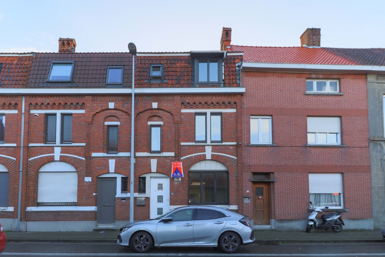 Instapklare (investerings)-woning met 4 ruime slaapkamers in het centrum van Wervik 