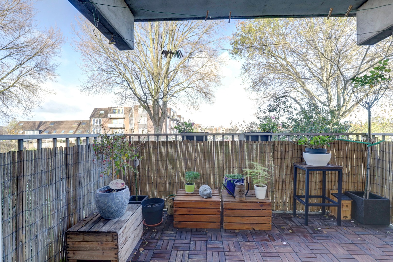 Energiezuinig en gerenoveerd (2019) 3-kamer appartement met balkon en berging op een rustige en centrale locatie! 