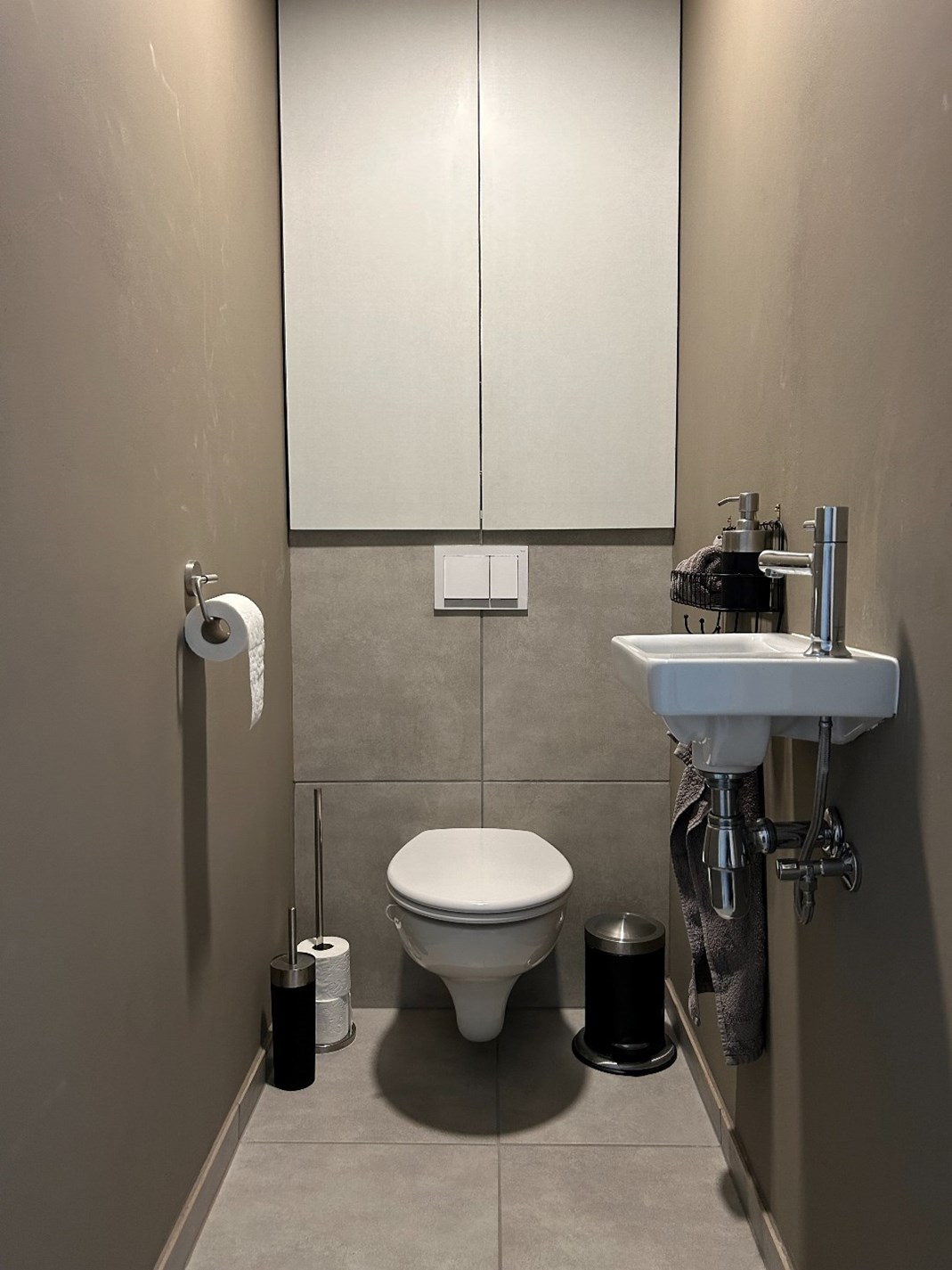 Recent, instapklaar appartement (75 m&#178;) met 2 slaapkamers in vrijstaande, kleinschalige residentie + autostaanplaats 