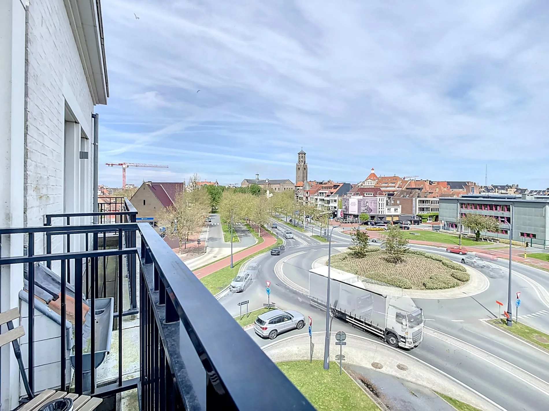 Prachtige, lichtrijk appartement  met 2 slaapkamers gelegen in Duinenwater te Knokke.